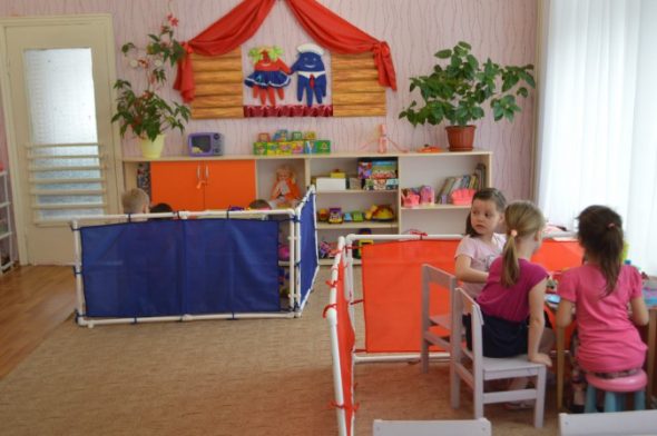 Как оформить ширму в детском саду?