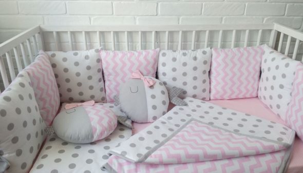 Выкройки подушек в детскую кроватку. Как сшить самой бортики для детской кровати