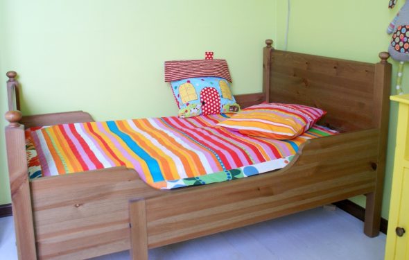 Детская кровать раздвижная для ребенка от трех лет