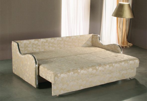 Бежевый диван-кровать