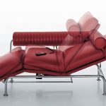 кресло-кровать красного цвета