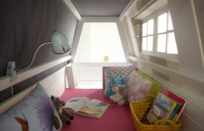 уютный домик кровать в детской