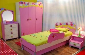 розовая кровать для дочки