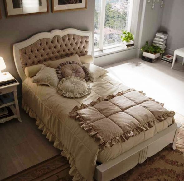 кровать в классическом стиле