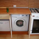 отличное место для стиральной машины на кухне