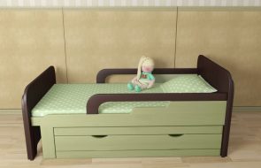 Уютная детская раздвижная кровать