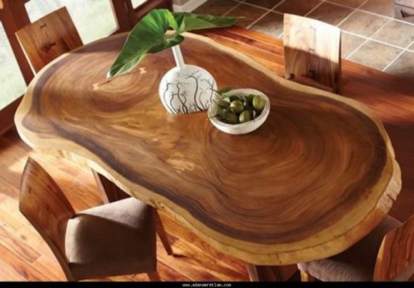 Журнальный стол из спила дерева ценных пород, эпоксидной смолы, цветов или экзотических растений