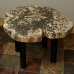 Журнальный столик из древесины