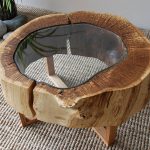 дизайнерский столик из спила дерева и стекла