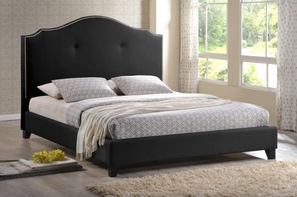 кровать черного цвета