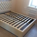 кровать с ортопедическим основанием для спальной комнаты