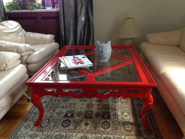 красный стол