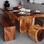 стол и скамейки из дерева