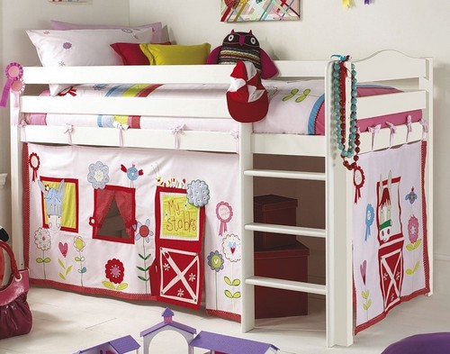 Дизайн детских комнат маленьких с кроватью-чердаком