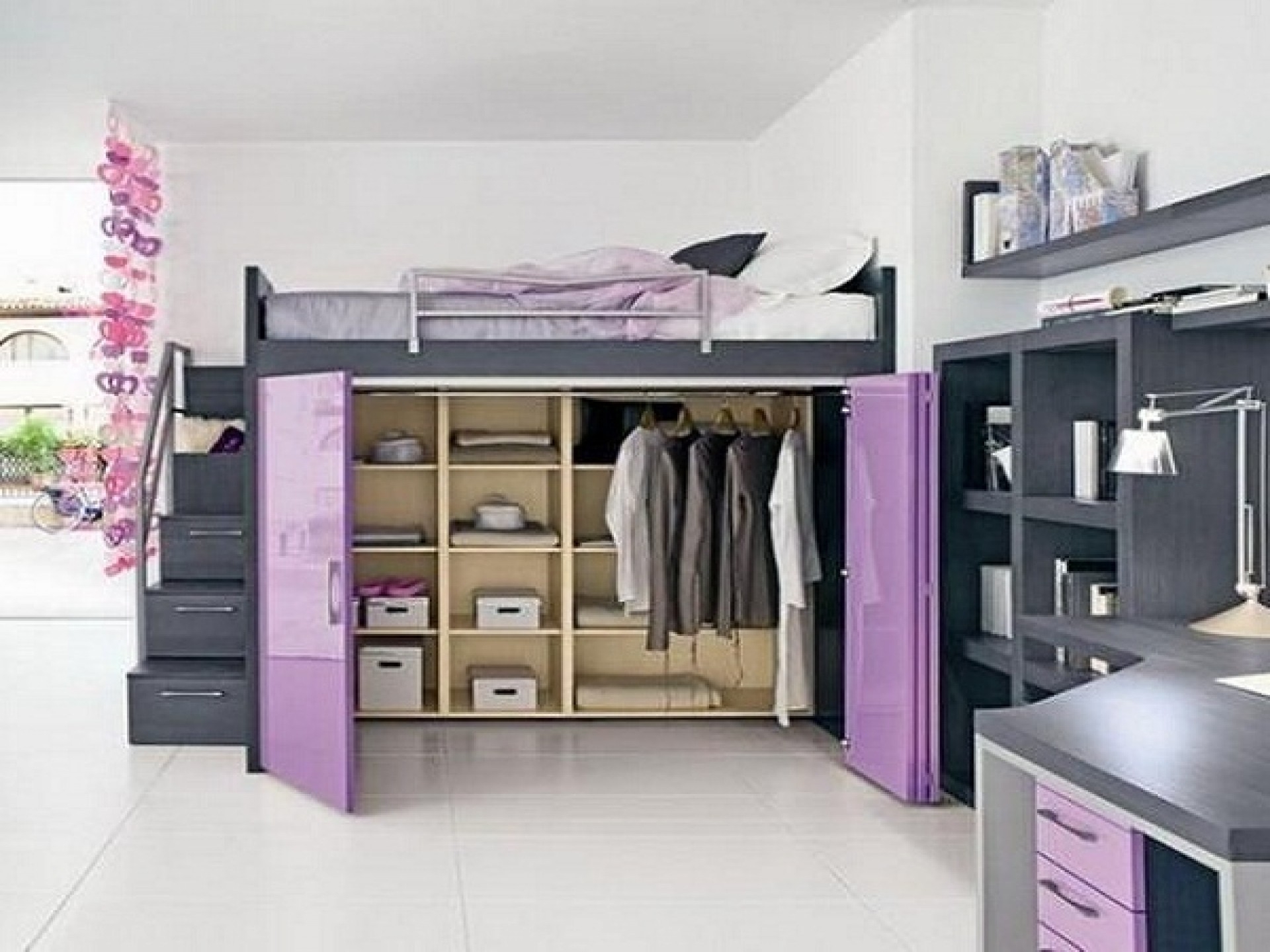 Кровать чердак со шкафом для одежды