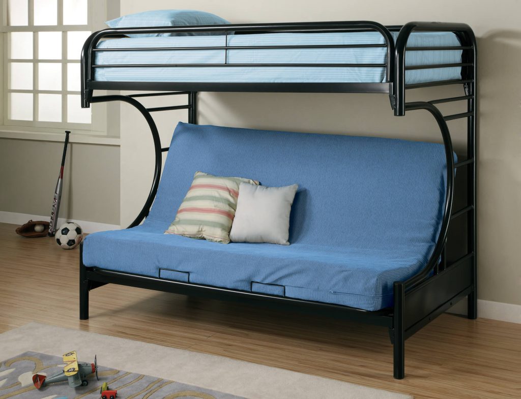 двухъярусная кровать с кроватью внизу для родителей