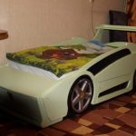 кровать машина из дерева