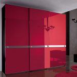 итальянский шкаф с глянцевым фасадом красным