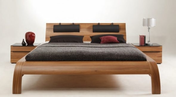 кровать из дерева модерн