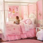 Прекрасная розовая детская комната для девочки