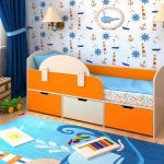 детская кровать с бортиками удобная