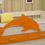 кровать дельфин оранжевая