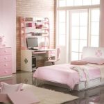 интерьер светло розовой спальни