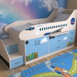 детская кровать с бортиками самолет