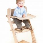 Универсальный детский стул растет вместе с ребенком