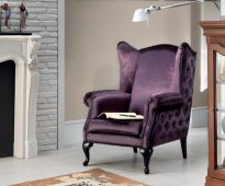 фиолетовое кресло