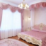 двуспальная кровать розовая