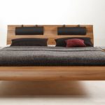 кровать из массива дерева модерн