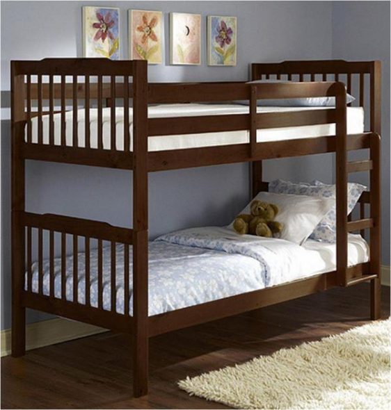 Детская двухъярусная кровать деревянная