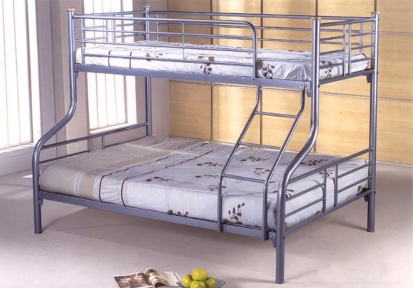 Кровать двуспальная двухъярусная металлическая