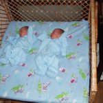 Кроватка для новорожденной двойни до 4-5 месяцев