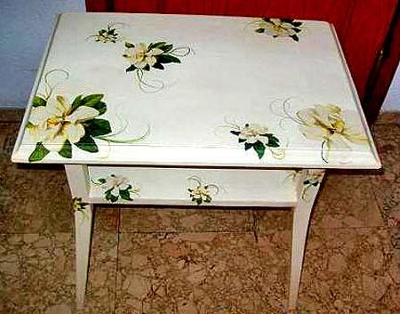 Мозаичный столик: превращение старого стола в красивый предмет интерьера