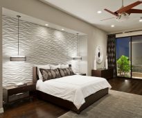 Практичный дизайн спальни с нишей