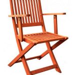 использования складных стульев из дерева