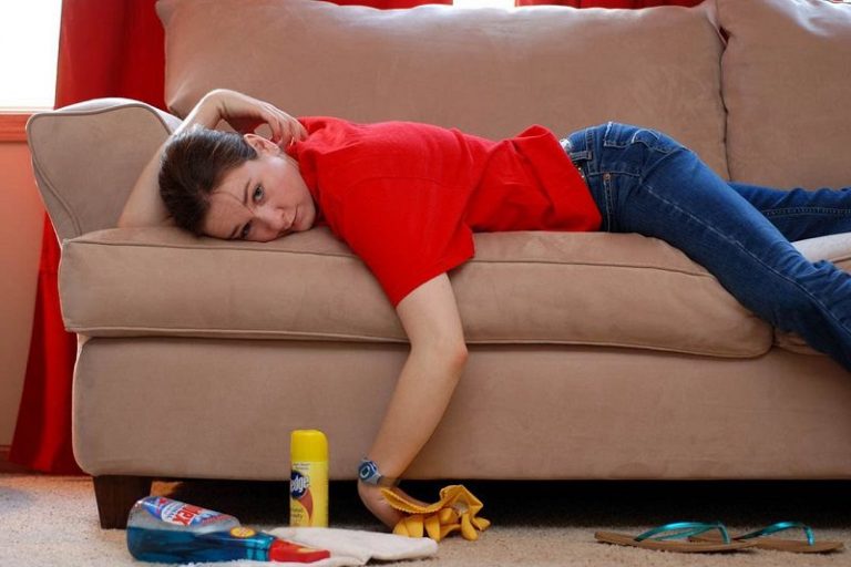 Отмыть диван от мочи взрослого человека в домашних условиях быстро