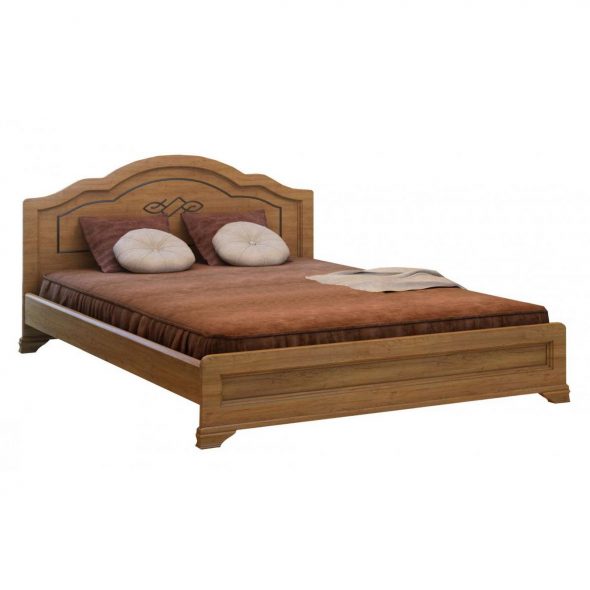 классическая кровать из массива сосны