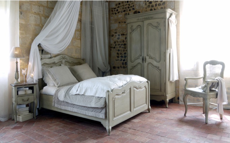 Кровать в венецианском стиле
