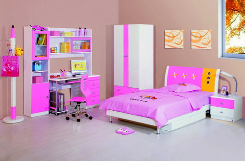 розовая мебель для детской комнаты для девочки