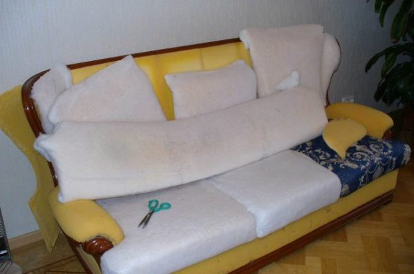 Перетяжка старого дивана