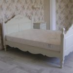 Деревянная кровать из массива бука