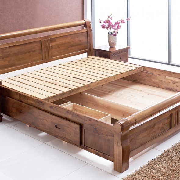 Двуспальные кровати из массива дерева — красивые и функциональные