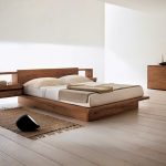 Современные двуспальные кровати из дерева Riva 1920