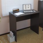 прямой простой письменный стол