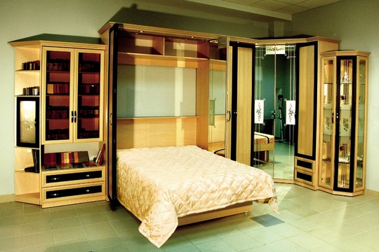 Дизайн кровати с подъемным механизмом