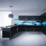 Черная кухонная мебель с голубой подсветкой