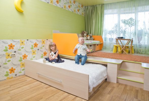 Детская кровать-подиум с местом для игр